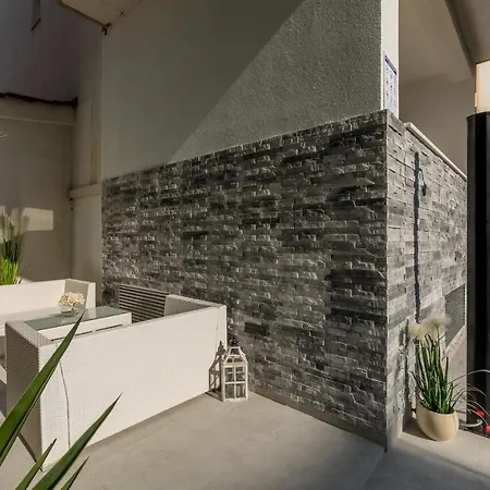Stobrec Apartment *